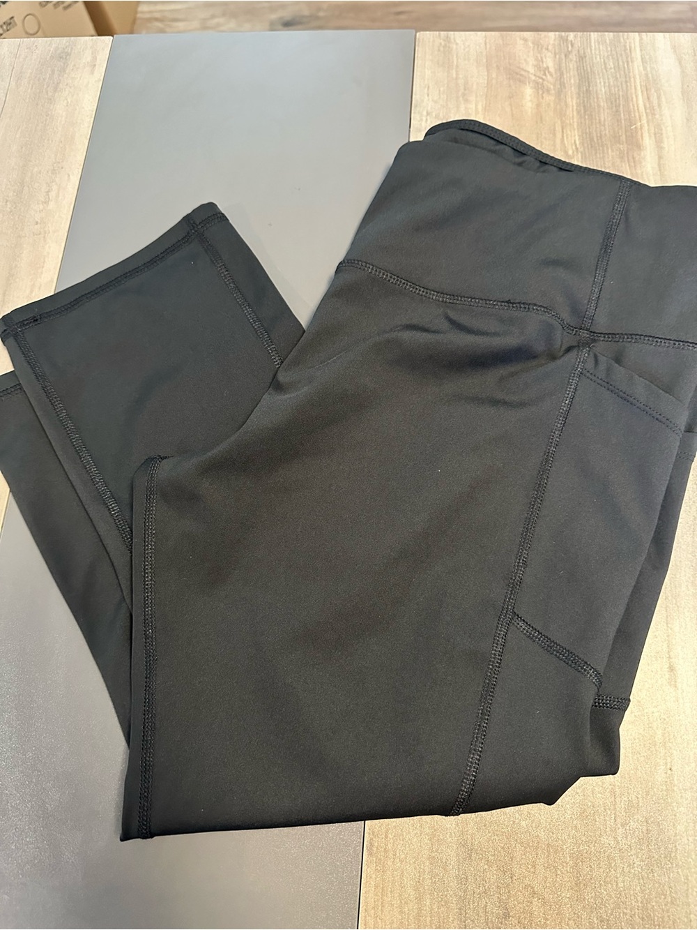 Avía Black Capri XXL (20)